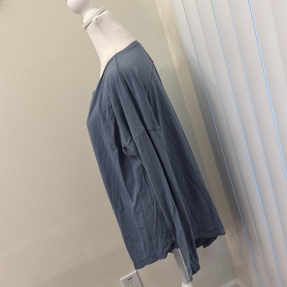 Lululemon To The Point Long Sleeve asymmetrical top - no size tag - Picture 2 of 12